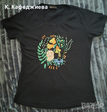 Дамска тениска с бродерия