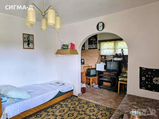 Панорамен имот в Батово - дом сред зелени склонове , снимка 7 - Къщи - 55102814