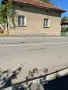 Къща на топ локация в Угърчин, снимка 2