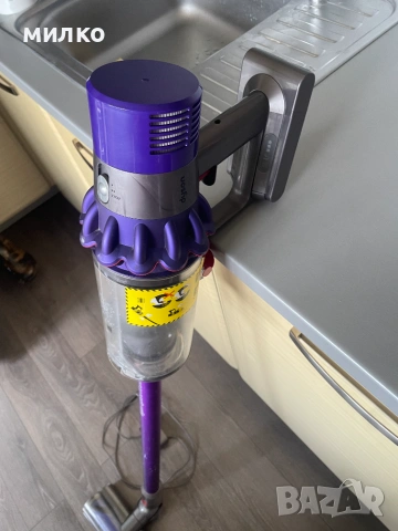 Акумулаторна прахосмукачка DYSON V-10, снимка 3 - Прахосмукачки - 55035005