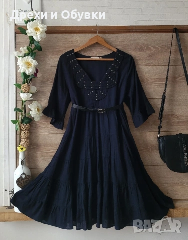 Черна разкроена рокля памучна материя с подплата 