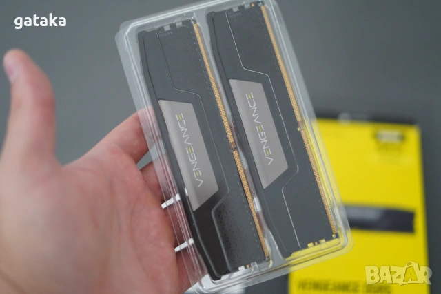 Corsair VENGEANCE 64GB (2x32GB) DDR5 6600MHz - Неползвана Рам Памет (cmk64gx5m2b6600c32), снимка 2 - RAM памет - 55160954
