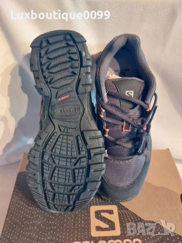 Нови дамски туристически маратонки Salomon 36⅔, снимка 4 - Маратонки - 54137958