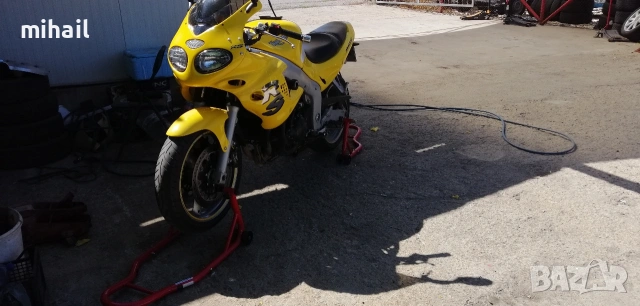 Triumph 955i rs 
