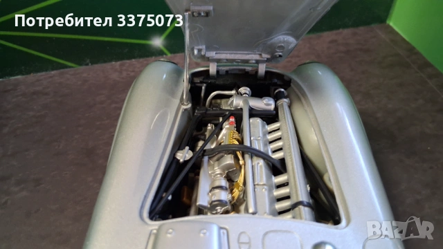  MERCEDES 300 SLR 1:18 Maisto , снимка 7 - Колекции - 54282693