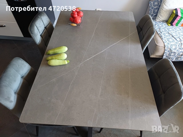 4 броя сиви трапезни столове