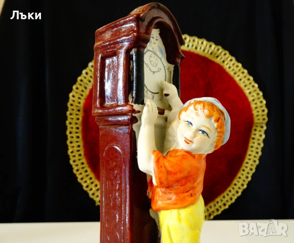 Немска порцеланова статуетка Деца сверяват часовник. , снимка 2 - Статуетки - 54058855