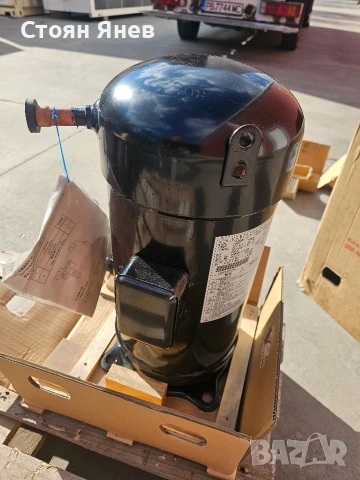 Хладилен компресор Daikin JT300DA-YE