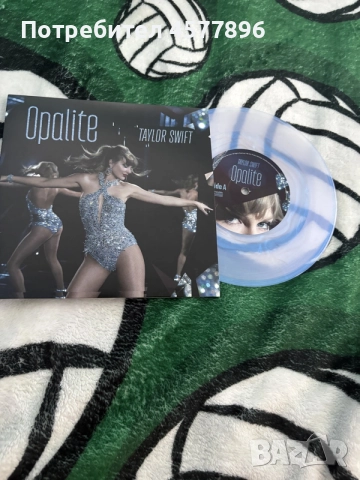 Taylo Swift Opalite и The fate of Ophelia 7 инчови винили. , снимка 4 - Грамофонни плочи - 55174498