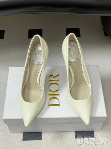 Christian Dior Patent Leather Pumps – Ivory, снимка 2 - Дамски обувки на ток - 55417812