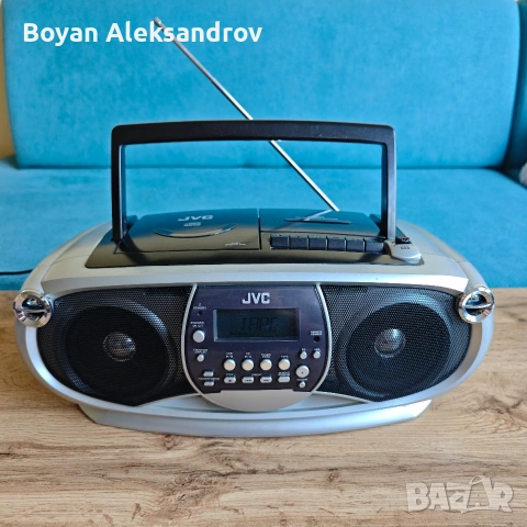 JVC RC-EZ36 радиокасетофон с USB и CD