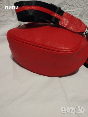 CHARM London малка червена чанта през рамо, снимка 4 - Чанти - 54365328