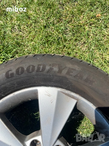 Гума GoodYear EfficientGrip Performance 2, снимка 2 - Гуми и джанти - 55255611