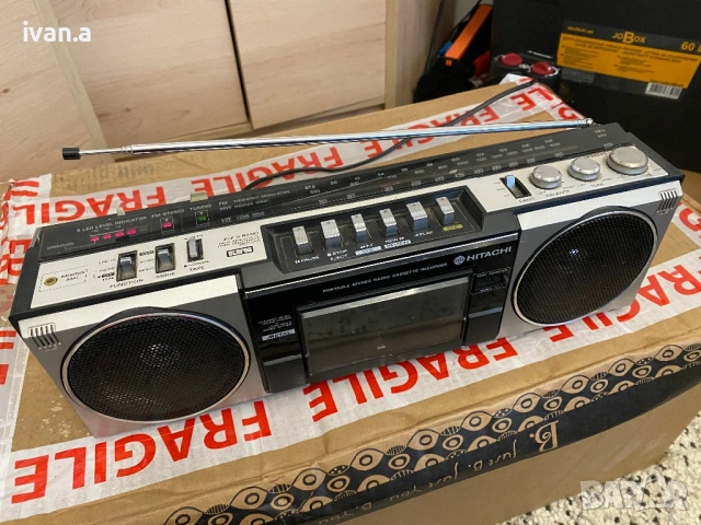 Hitachi TRK-6601, снимка 2 - Радиокасетофони, транзистори - 53958810