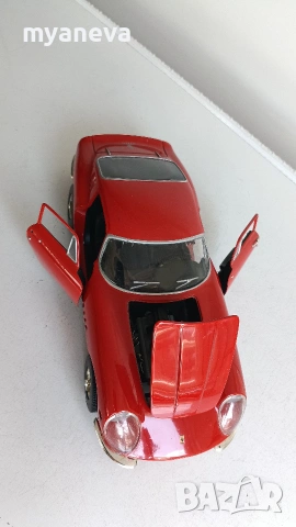 Ferrari 275 GTB 4 от 1966 г. в мащаб 1:18. Произведен е от компанията ERTL , USA. , снимка 3 - Коли, камиони, мотори, писти - 54991343