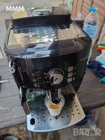 Кафе робот Delonghi Magnifika S, снимка 3 - Кафемашини - 54672104