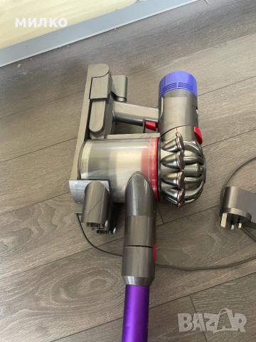 Акумулаторна прахосмукачка  DYSON V-8, снимка 4 - Прахосмукачки - 55035801