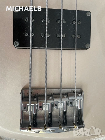 Продавам оригинална японска бас китара IBANEZ ROADSTAR IIB, снимка 4 - Китари - 54515167