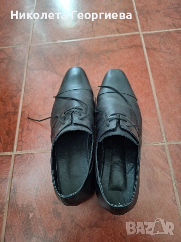 Продавам мъжки официални обувки.