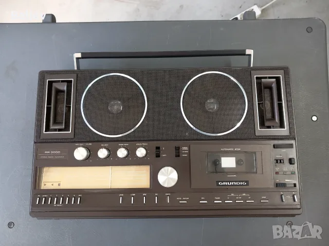 GRUNDIG RR 3000 радиокасетофон, снимка 10 - Радиокасетофони, транзистори - 55430819