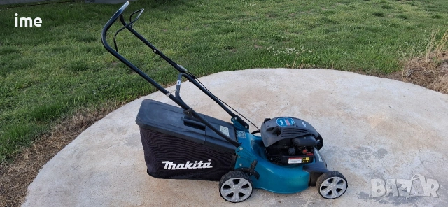 Бензинова косачка НОМЕР 02. Makita. Четиритактов двигател на Briggs&Stratton. 3 кс. при 2800...