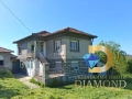 Двуетажна къща в село Бряст, общ. Димитровград, снимка 1