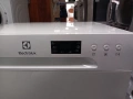 Малка съдомиялна за под мивка тип кубче Elektrolux за 6 комплекта с 2 години гаранция!, снимка 3