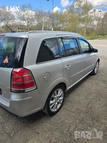 Opel Zafira 1.9 CDTI, снимка 3 - Автомобили и джипове - 54247062