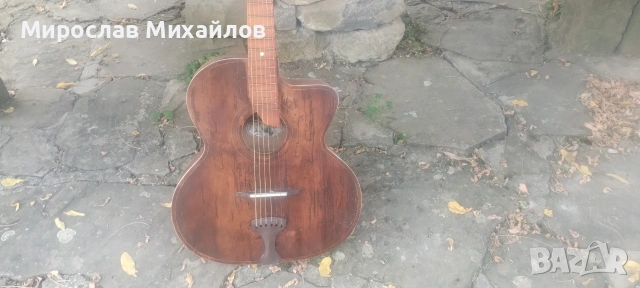 Стара китара.          .