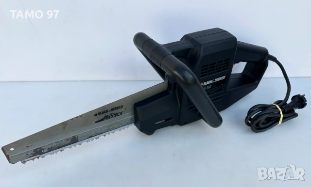 Black Decekr BD 380 - Електрически трион (Алигатор) 1020W