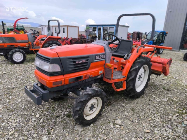 японски трактор