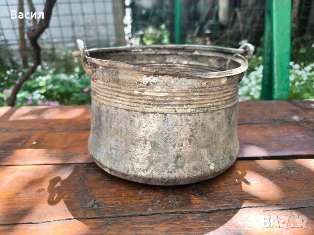 Старо медно менче (бакърче) с кована дръжка – за декорация , снимка 2 - Антикварни и старинни предмети - 55073071