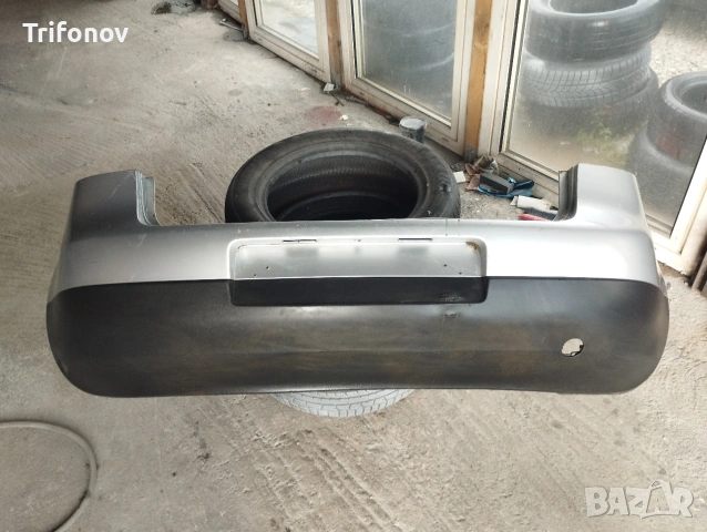 Оригинална задна броня VW Golf 5 Volkswagen Golf V, снимка 2 - Части - 55050849
