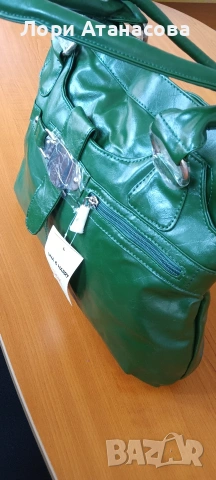 Дамска чанта от зелена еко кожа с къса и с дълга дръжка и ефектна катарама , снимка 2 - Чанти - 54016365