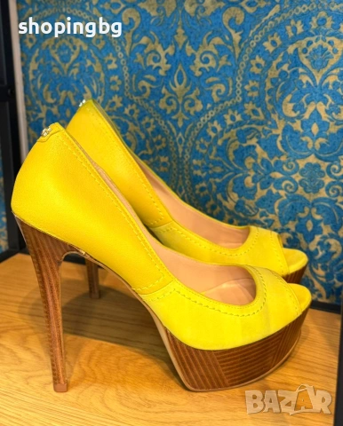 Дамски обувки на ток GUESS YELLO, снимка 2 - Дамски обувки на ток - 54779464