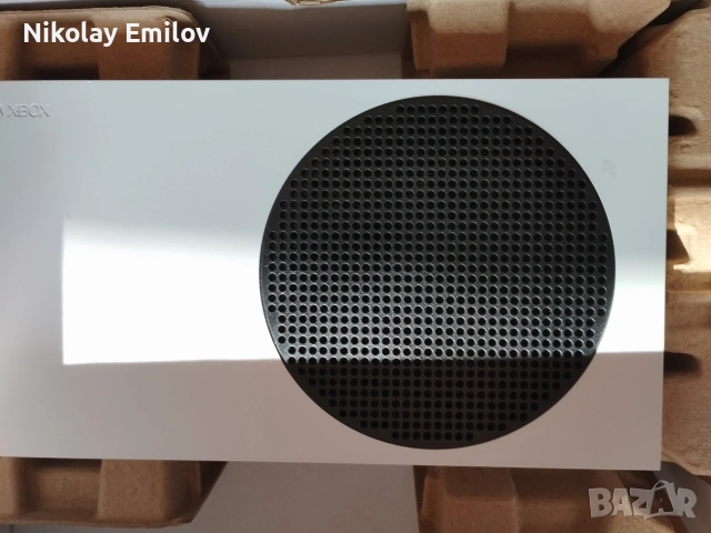 продава се чисто нова гейминг конзола Microsoft xbox series S 512 gb, снимка 3 - Xbox конзоли - 54399964