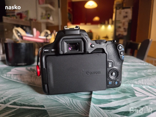 Canon EOS 250D камера тяло, снимка 3 - Камери - 54772796
