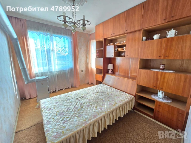 Продава се вторият етаж от къща в гр. Омуртаг на ул. „Панайот Хитов“ 6, с РЗП 250 кв.м. до центъра, снимка 4 - Етаж от къща - 54118481