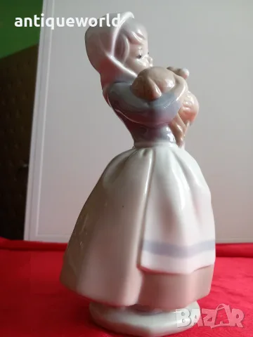 NAO by Llandro ,Порцеланова Статуетка "Момиче с Агънце"1977г., снимка 4 - Антикварни и старинни предмети - 55323890