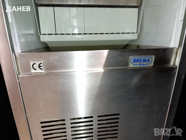 Продавам професионален италиански ледогенератор BREMA CB246W, снимка 5 - Хладилни витрини и фризери - 54825715