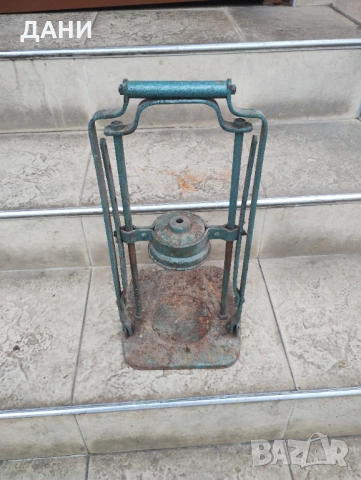 Стара машина за буркани от соца, снимка 2 - Антикварни и старинни предмети - 54052042