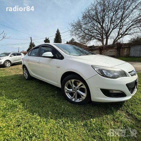 Opel Astra 1.6 cdti, снимка 7 - Автомобили и джипове - 53989014