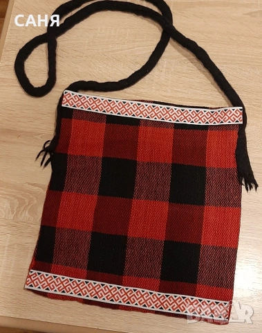Нова торбичка от автентичен, ръчно тъкан плат,с дълга дръжка