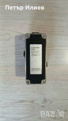 Продавам китара Stratocaster Squier + усилвател Fender, distortion педал и аксесоари, снимка 11 - Китари - 54400330