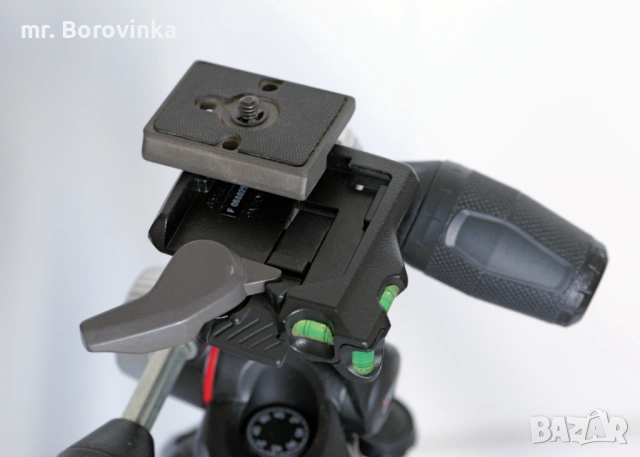 Статив Manfrotto MT055XPro3 с глава MHXPro-3W и чанта MBag80N, снимка 6 - Чанти, стативи, аксесоари - 54310715