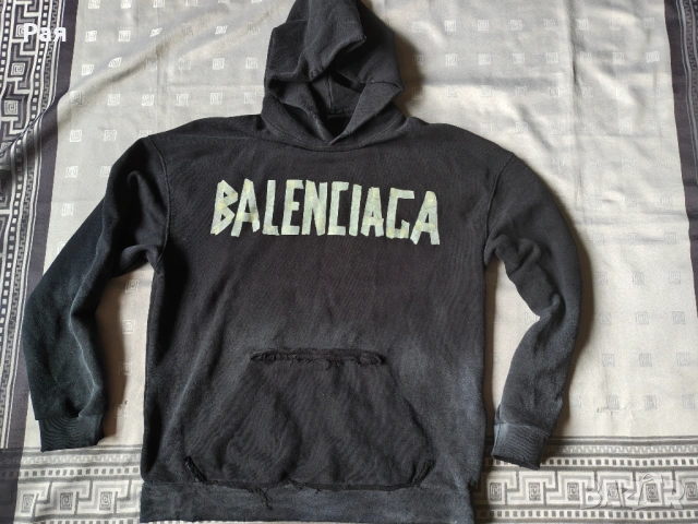 Оригинално худи Balenciaga Tape Type Ripped Pocket Hoodie (Размер XL), снимка 16 - Суичъри - 54640539