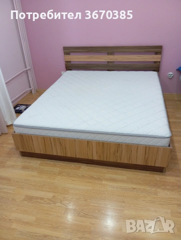 Спалня с матрак и две нощни шкафчета , снимка 3 - Спални и легла - 55063302