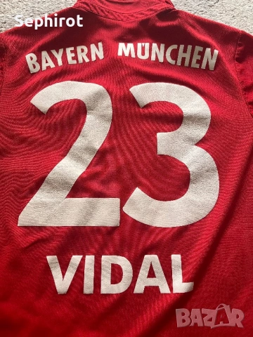 Оригинална тениска на FC Bayern München — Arturo Vidal #23 (Сезон 16/17), снимка 4 - Тениски - 54820216