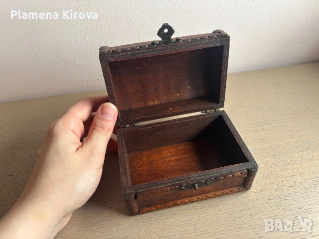 Дървена кутийка за бижута, снимка 4 - Антикварни и старинни предмети - 54702372