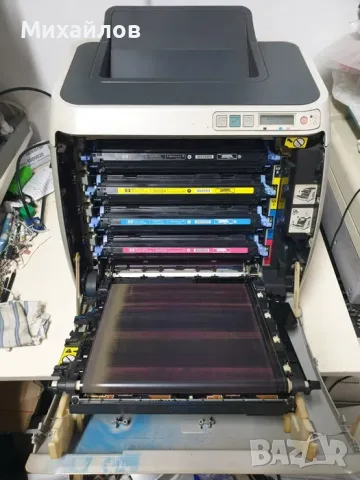 Цветен лазерен принтер HP Color Laser Jet 2605, снимка 2 - Принтери, копири, скенери - 55509538